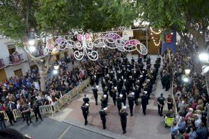 El Ayuntamiento de Petrer aprueba los convenios de apoyo a las Fiestas de Moros y Cristianos y de la Santa Cruz