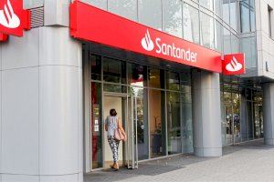 El banc Santander haurà de retornar un milió d'euros a una empresa valenciana per ocultar el risc dels seus valors