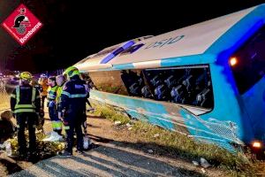 Una decena de heridos en un grave accidente de autobús en Alicante