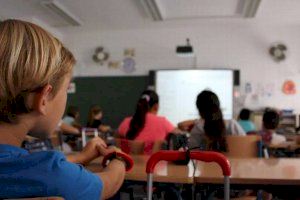 Los niños valencianos regresan a las aulas sin mascarilla después de dos años