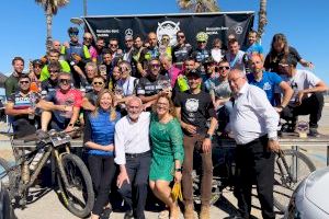 Ricar Borreda gana la Mitic Bike 2022 després d'arribar a la meta final en La Patacona