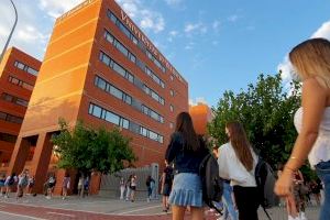 La Universitat de València, la única en la que es obligatorio llevar mascarilla