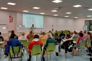 Comienzan los cursos de español para refugiados ucranianos en l’Eliana