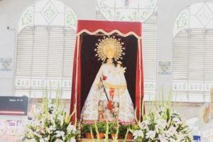 El Mercado Central de Valencia homenajea a la Virgen de los Desamparados con una ofrenda de flores
