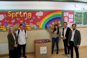 Castelló transforma tapones reciclados en mobiliario en 20 colegios y conciencia en la lucha contra el cambio climático