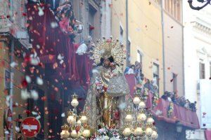 Valencia se viste de fiesta para celebrar el día de la Virgen de los Desamparados