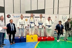 Oro en el primer torneo internacional de una joven judoka de la Vall d'Uixó