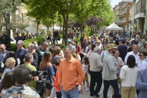 Miles de valencianos ‘invaden’ Moixent para brindar “por el territorio” en la 9ª Mostra de Terres dels Alforins