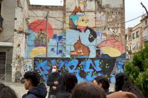 L'alumnat de l'IES Joan Coromines visita l'Art Urbà a Benicarló