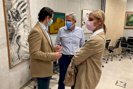 Los alcaldes de Torrevieja y Pilar de la Horadada se reúnen con el Comité de Empresa del hospital