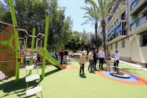 El Ayuntamiento renueva el parque del barrio de Virgen del Remedio e incorpora nuevos juegos inclusivos
