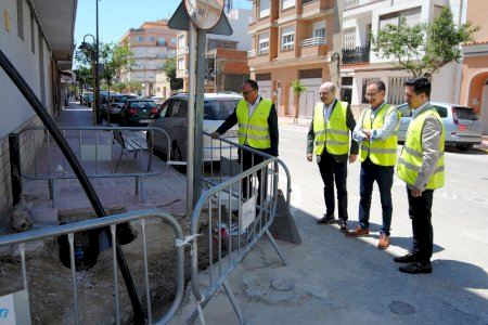 Alcalà de Xivert renova la xarxa d'aigua potable i condiciona deu passos per als vianants en el passeig Herois del Marroc