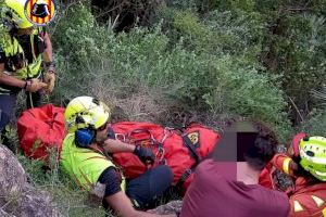 Los bomberos realizan dos rescates en zonas rurales de Valencia
