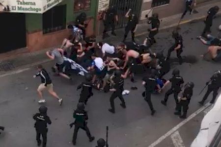 VIDEO | Carga policial contra aficionados de la Real Sociedad en Vila-real