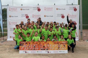 Más de 400 escolares en la Trobada de Pilota a l’Escola de Castelló de la Plana