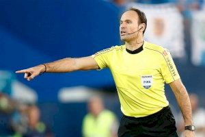 Un árbitro valenciano pitará en el Mundial de Catar 2022
