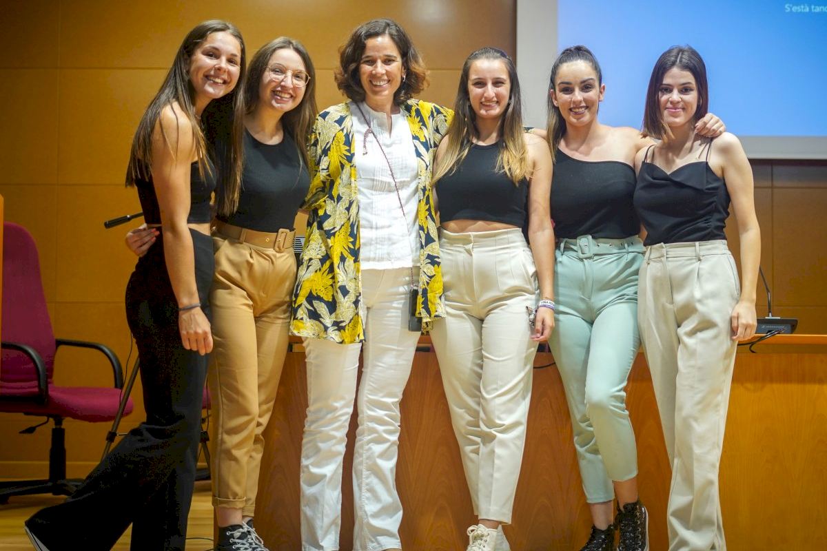 El grup Punto y Aparte guanya la final del XXII Seminari de Creativitat en Viu McCann de la Universitat Jaume I de Castelló