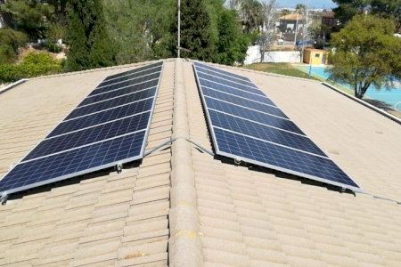 Riba-roja concede 142.000 euros en ayudas para instalar placas fotovoltaicas que producen energía renovable tras tramitar 268 expedientes