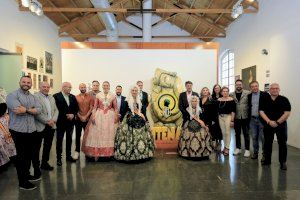 Barcala destaca en la Exposición del Ninot el “guiño” que la Hoguera Oficial hace al Centenario del Hércules