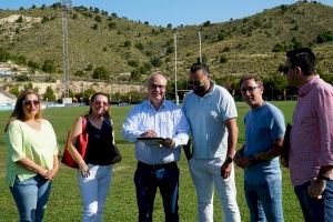 El Ayuntamiento de la Vila Joiosa firma el inicio de las obras de mejora del terreno de juego del estadio municipal de rugby