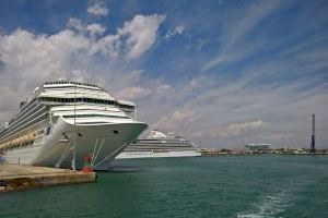 Valencia supera en escalas y pasajeros las cifras del sector de cruceros de 2019