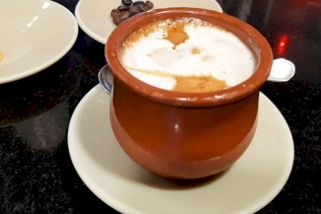 La técnica del cremaet: El postre del ‘esmorzar’ de la Comunitat Valenciana
