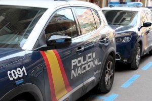 Un vendedor de droga de Valencia tiró las sustancias por la ventana cuando observó por las cámaras la presencia policial