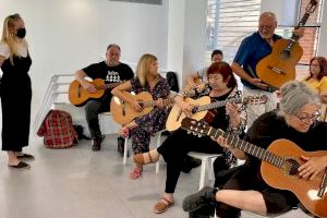 Participación Ciudadana y la AA.VV. Haygón organizan una sesión de iniciación a la guitarra española