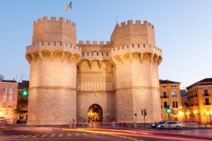 València vuelve a abrir los lunes La Lonja, La Almoina y las Torres de Quart y de Serranos