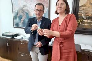 Garijo recibe las llaves del antiguo edificio de Sanidad Exterior que albergará la sede del Instituto Valenciano de la Memoria Democrática