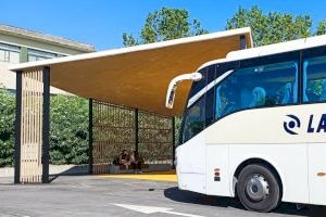 La coberta de la parada d’autobús interurbà abastirà d’energia solar la biblioteca de Sant Josep d'Ontinyent