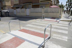Urbanisme millora l’accessibilitat i repara les voreres a 18 punts de Paiporta
