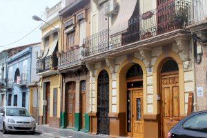 Valencia saca a subasta 23 propiedades en el Cabanyal para reconvertirlas en viviendas