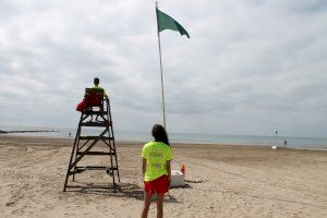Benicàssim inicia la temporada de baño reforzando la seguridad de sus playas