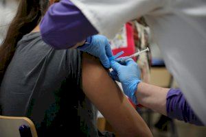España pone 9,4 millones de vacunas covid y atiende 50 millones de consultas médicas en 2021