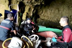 Bomberos del SPEIS participan en una expedición a la Cueva del Moraig y se preparan para intervenir en espacios confinados
