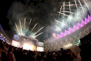 40.000 personas saltan y vibran en un Festival de les Arts que abre la temporada veraniega