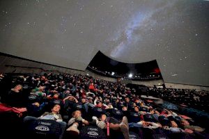 Más de 5.000 estudiantes han asistido a los planetarios 'El Universo en tu aula' del Hemisfèric este curso