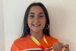 Alejandra Álvarez queda tercera con la selección valenciana en el Campeonato de España de atletismo por Federaciones Juvenil