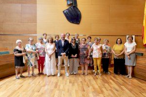 Las asociaciones de jubilados de Les Valls visitan la Diputació de València