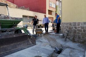 El Ayuntamiento de la Vall d’Uixó hace accesibles 70 metros de acera en el entorno del CEIP Assumpció