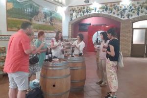 Periodistes d'Irlanda i Holanda visiten la província de la mà de València Turisme