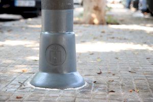 El Ayuntamiento de Alaquàs repara y protege 75 farolas afectadas por la corrosión de la orina de los animales