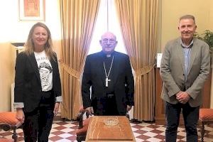 Carrasco traslada al Obispo su oposición a que se retire la Cruz del Parque Ribalta "porque no es una prioridad"