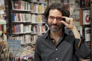 El escritor hispano-argentino Andrés Neuman hablará de “Escritura y vida, y viceversa” en la Sede Ciudad de Alicante
