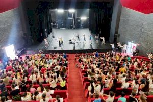 Cientos de alumnos de Primaria de los colegios de la Vila Joiosa ultiman los ensayos de la gran fiesta escolar y musical ‘L’Escola Canta’