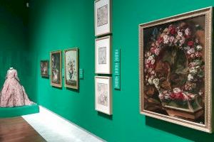 Una exposición del Museo de Bellas Artes de València narra la relación entre la pintura de flores y los tejidos de seda