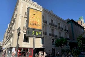 El calor no da tregua en la C. Valenciana: estos son los pueblos en nivel rojo por altas temperaturas