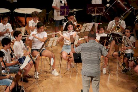 Emotiva clausura del Festival de fin de curso 2021/2022 del Conservatorio de Música y Danza de San Vicente