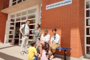 Castelló destina nuevos bancos y papeleras de tapones reciclados en 20 centros escolares